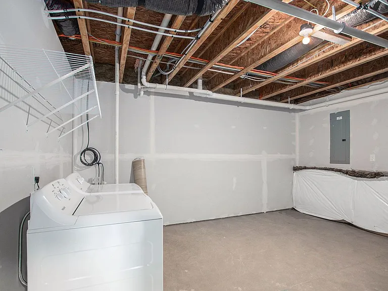 123 Mackenzie St — Photo 14