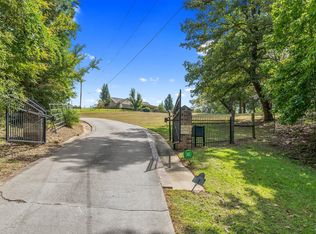1802 E Lake Dr, Gilmer, TX 75647