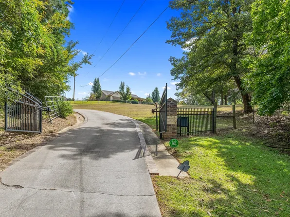 1802 E Lake Dr, Gilmer, TX 75647