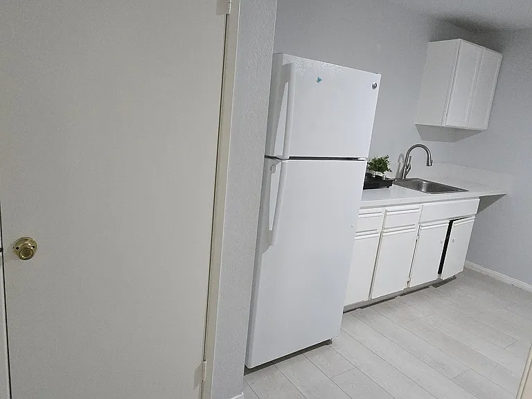 4321 Lennox Blvd — Photo 12