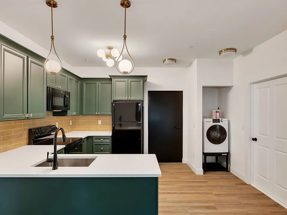 36 Pawling Ave #101