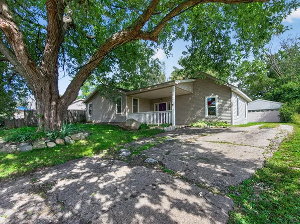 3641 Saint Luke Dr, Jackson, MI 49201