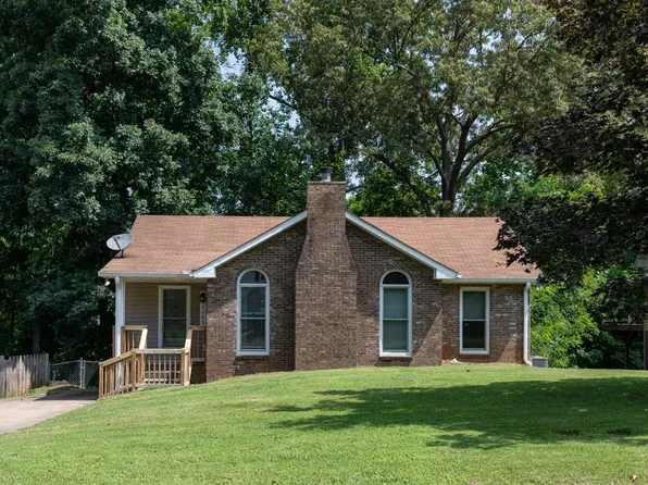 2269 Ermine Dr, Clarksville, TN 37043