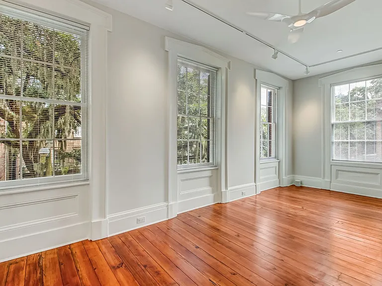 31 E Jones St — Photo 13