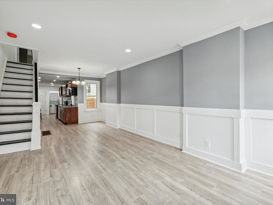 1st image of 1322 W 3rd St