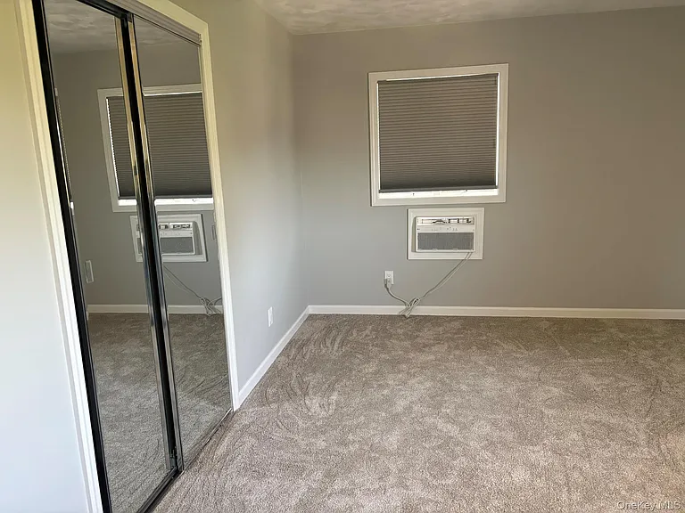 393 N Virginia Ave — Photo 11