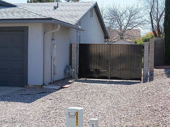 4th image of 2654 Canyon Crest St