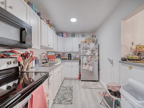 2nd image of 9459 SW 76th St APT R5
