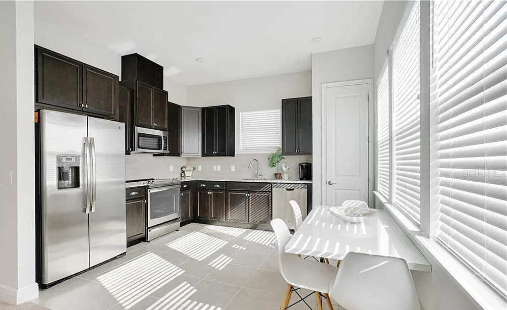 1 bed, 856 sqft, $1,800 — Photo 4