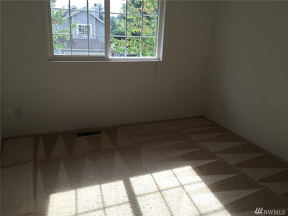 3rd image of 3043 SE Grandhaven St