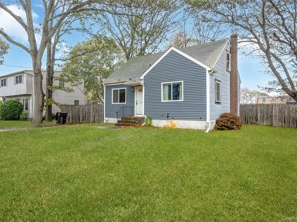 1137 Namdac Avenue, Bay Shore, NY 11706