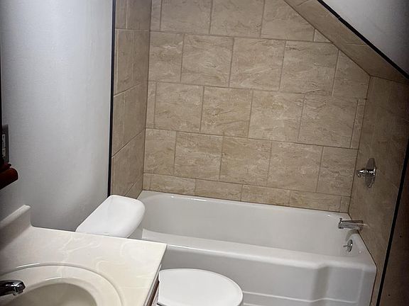 4th image of 1127 1/2 N 5th Ave #1/2