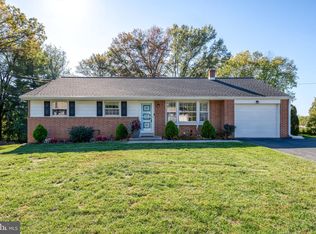 220 Tennyson Dr, Lancaster, PA