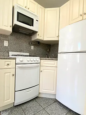 Rented by Compass | media 13