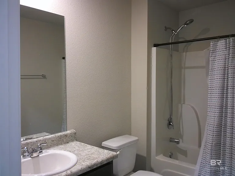224 Fulham Ln — Photo 15
