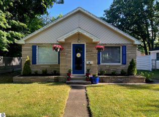 224 W 16th St, Traverse City, MI 49684