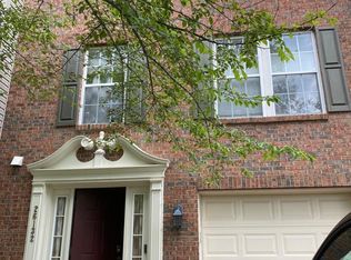 26132 Lands End Dr, Chantilly, VA 20152