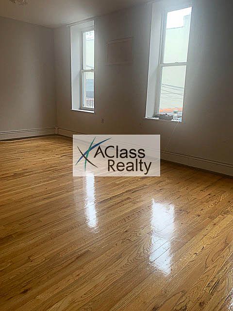 1st image of 33-14 Ditmars Blvd #2R