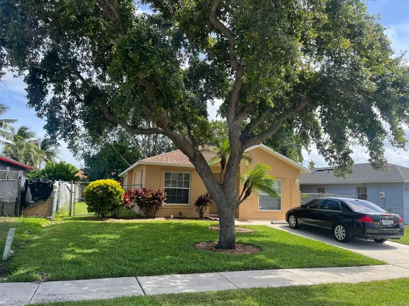 2625 W 28th Street, Riviera Beach, FL 33404