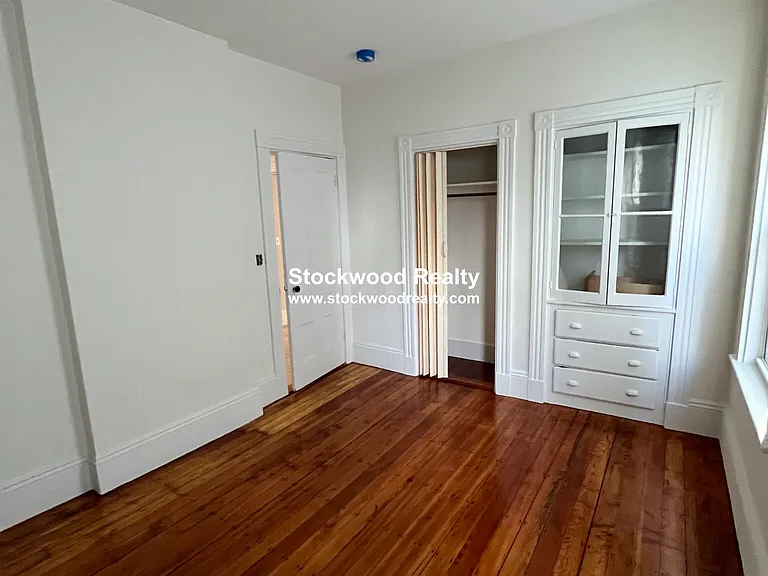 274 E Cottage St #1 — Photo 47