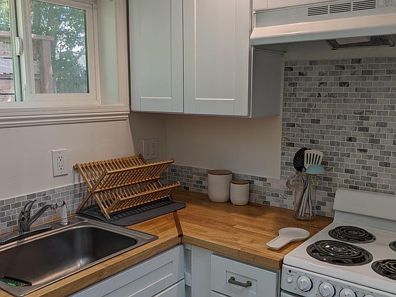 5th image of 5300 21st Ave #1