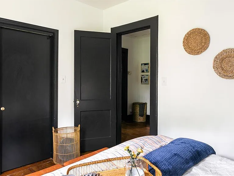 909 Austin Ave NE — Photo 14
