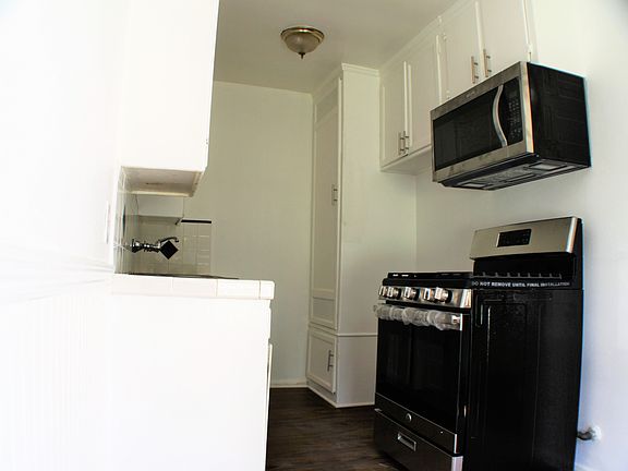 5th image of 9255 Woodman Ave APT 6