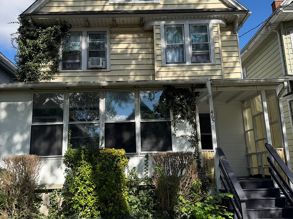 465 East St