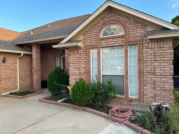 812 Carrington Dr, Arlington, TX 76001