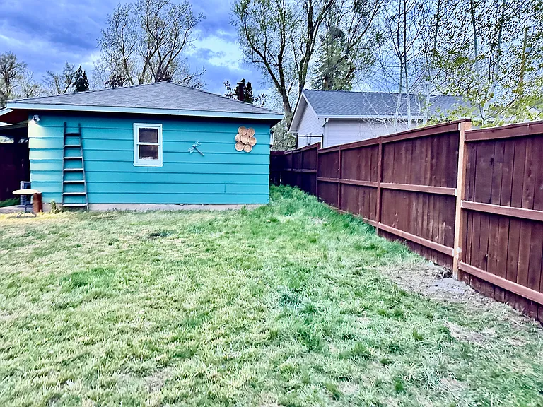 2611 Scott St — Photo 15