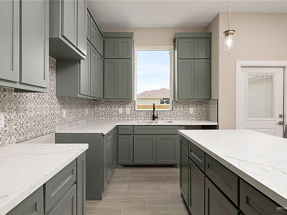 2nd image of 1201 E Acacia Dr