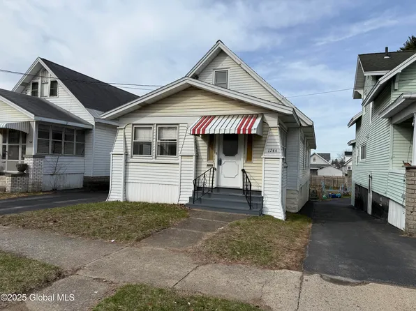 1744 Avenue H, Schenectady, NY 12304