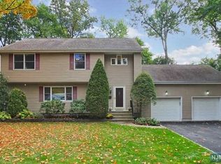 11 Dolores Dr, Montvale, NJ 07645