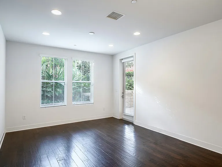 2349 Jefferson St #121 — Photo 10