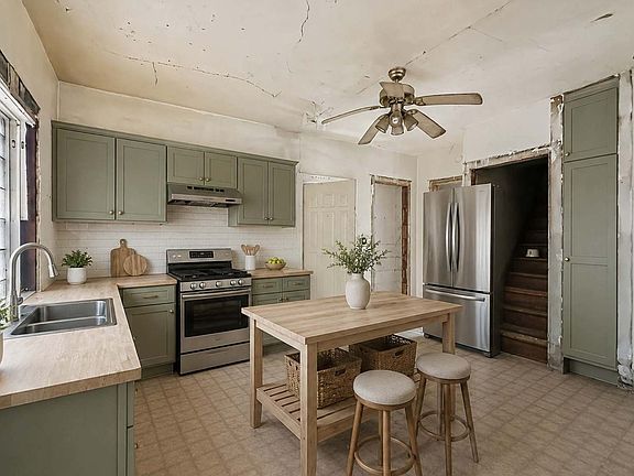 4th image of 15416 Myrtle Ave