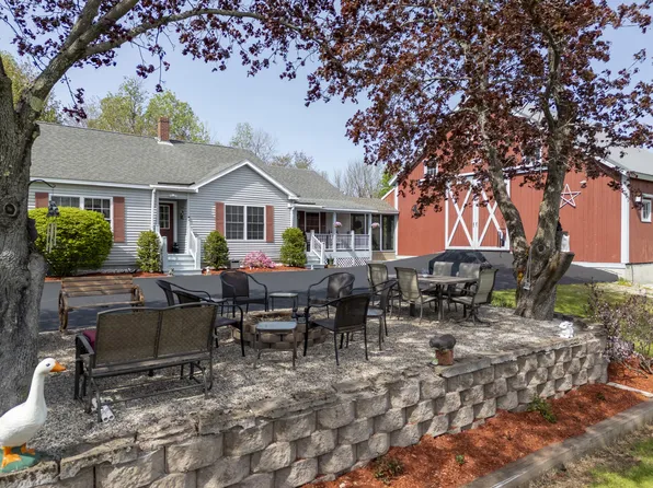 267 Alpine Street, Paris, ME 04281