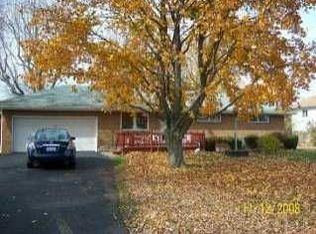 1135 N Stadium Rd, Oregon, OH 43616