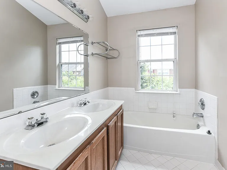 13100 Watchwood Ln — Photo 20