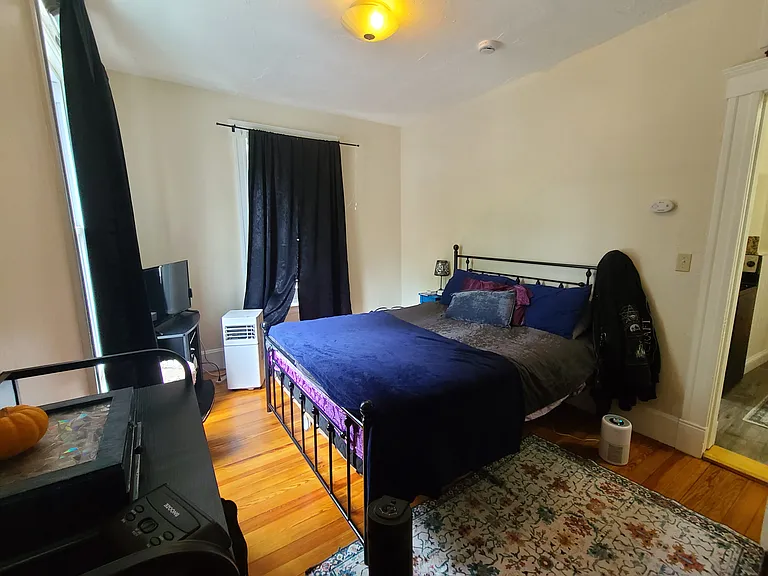 140 Elm St #4 — Photo 6