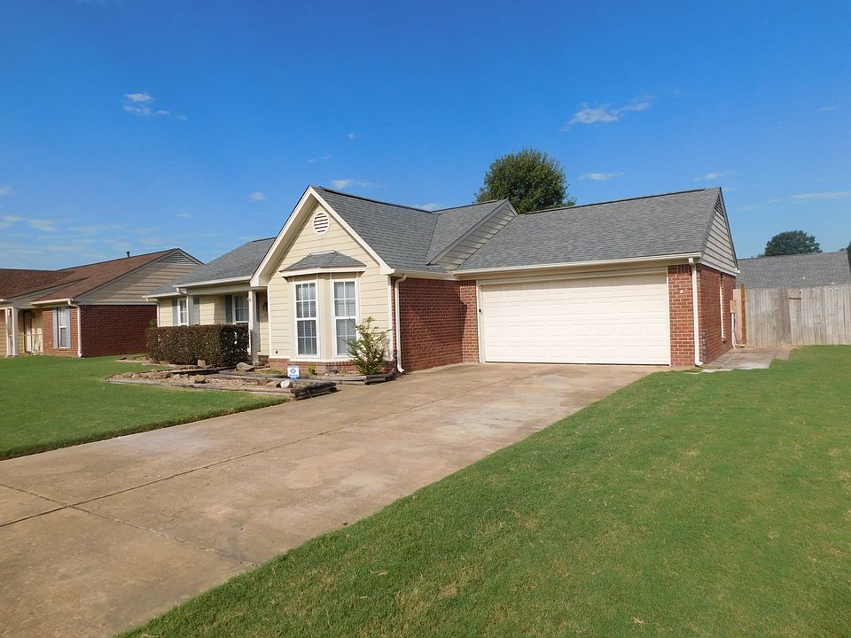 2nd image of 7105 Tudor Ln