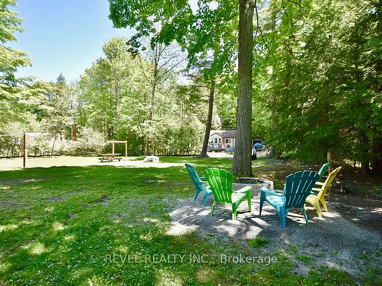 39 Domar Rd — Photo 31