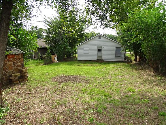 Exterior - Large Backyard