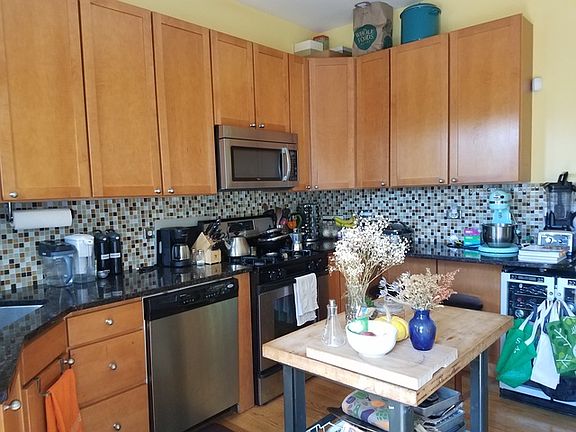 3rd image of 3402 W Medill Ave #3