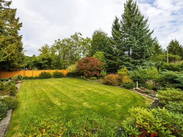 6364 Parkview Pl, Burnaby, BC V5E 4B6