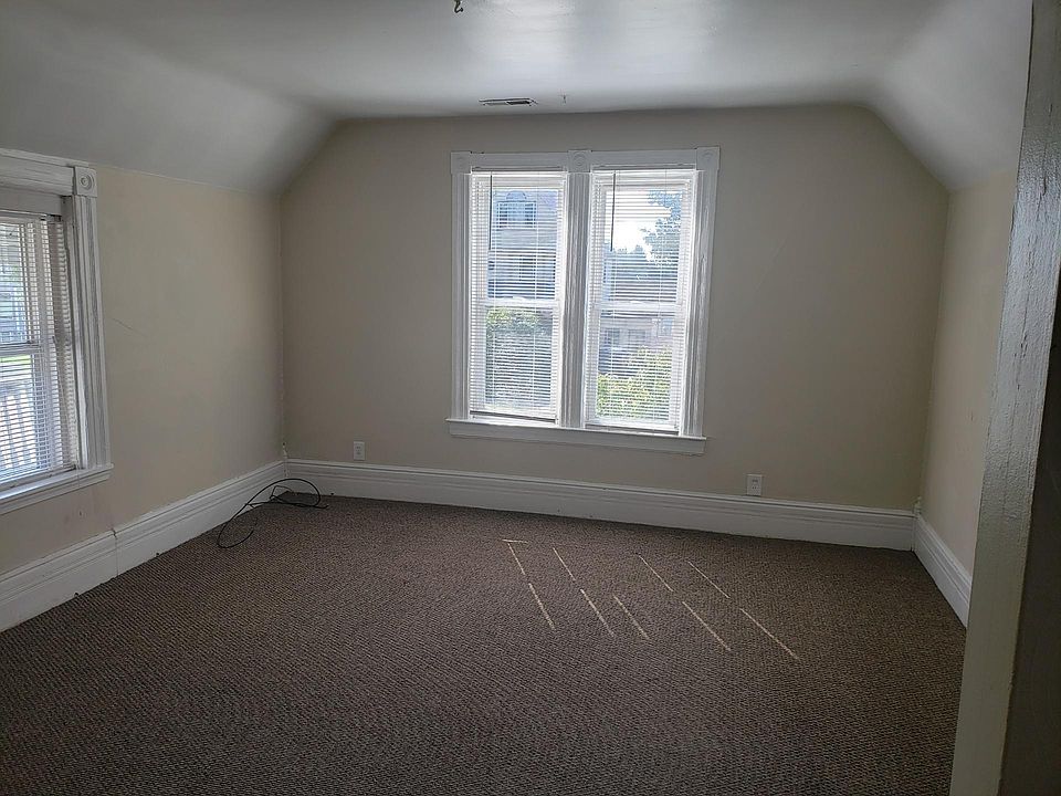 1st image of 334 Oak St