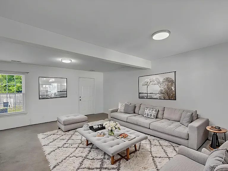 4003 Reese Dr S — Photo 2
