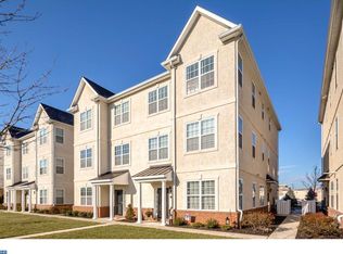 2011 Capri Dr, Philadelphia, PA 19145