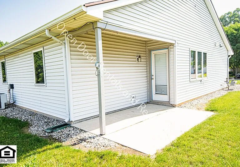 1525 Flagstone Dr — Photo 18