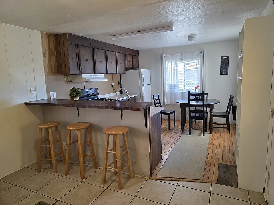 210 Newell St #5