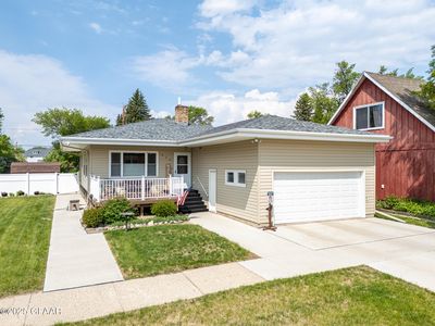 316 Booth Ave, Larimore, ND, 58251